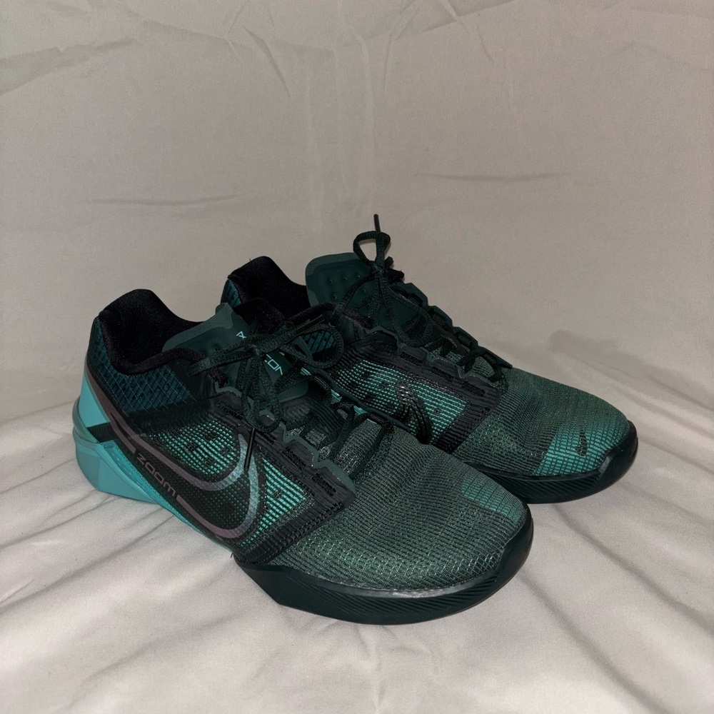 Nike Men's Green Athletic Shoes